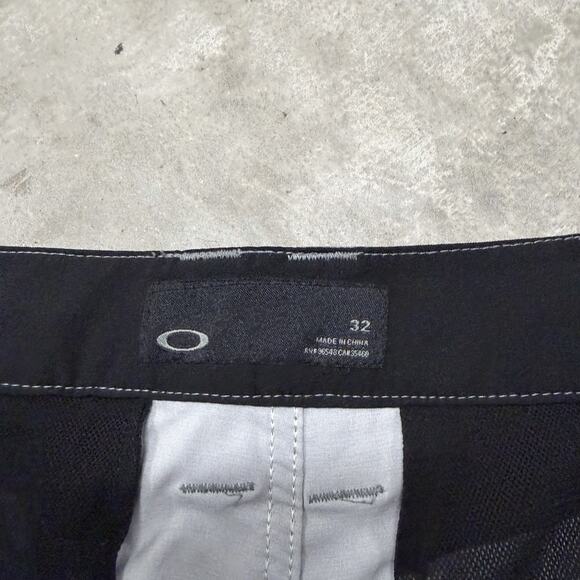 Oakley Men’s Shorts Size 32 Heather Gray Golf Casual Walking - Picture 2 of 8